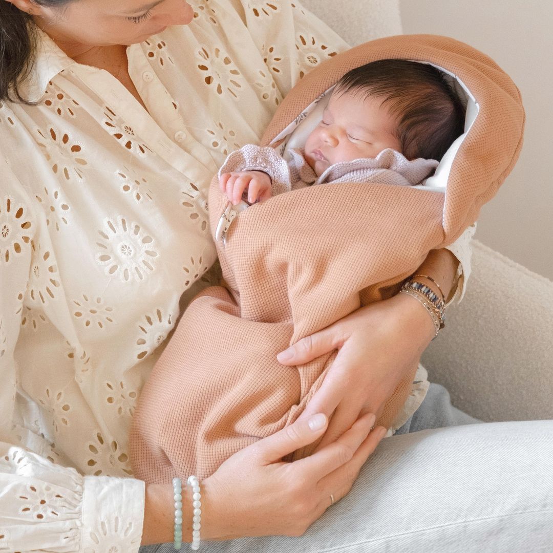 Sleeping bag or swaddle, do you really have to choose?