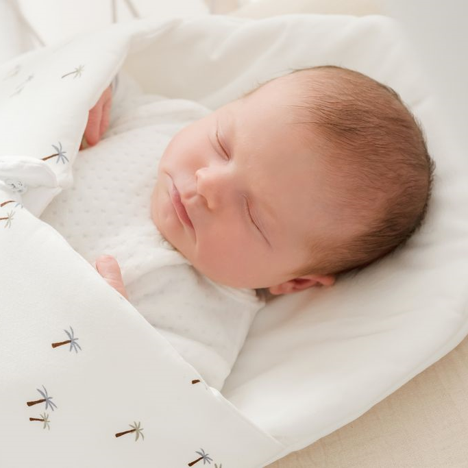 Comprendre le sommeil des bébés : ce qui l'influence et comment agir