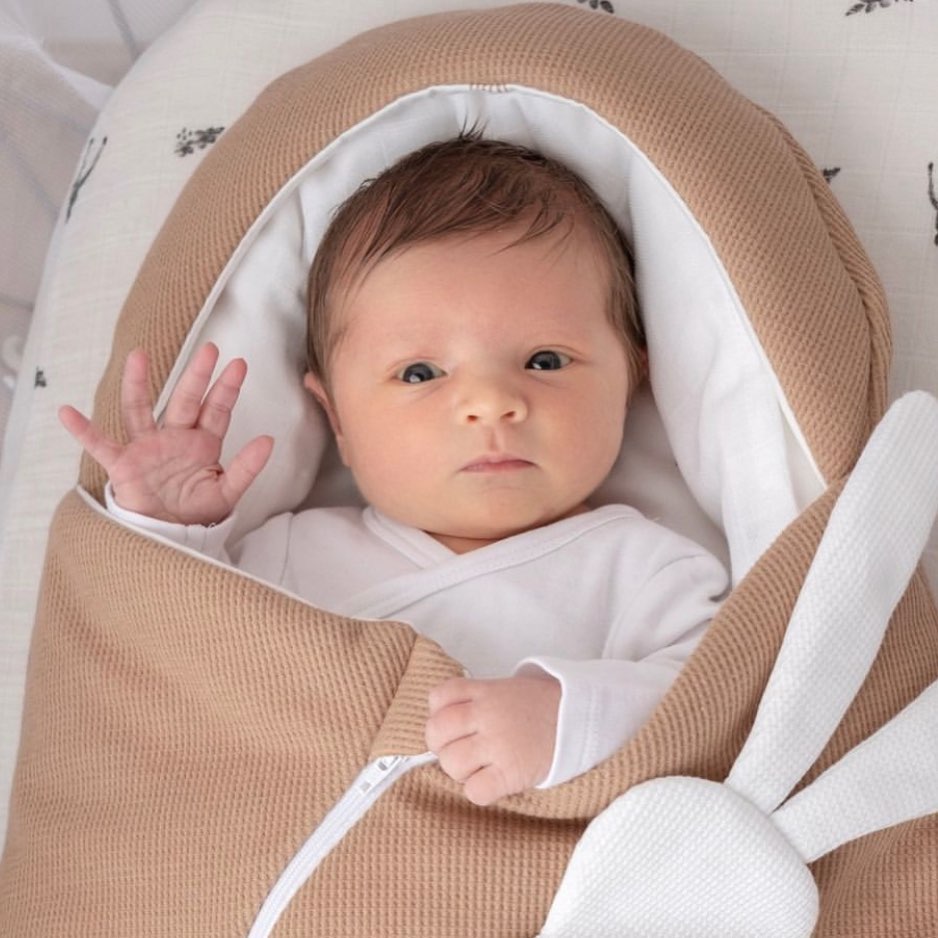 Ces positions qui apaisent et soulagent les bébés pour dormir