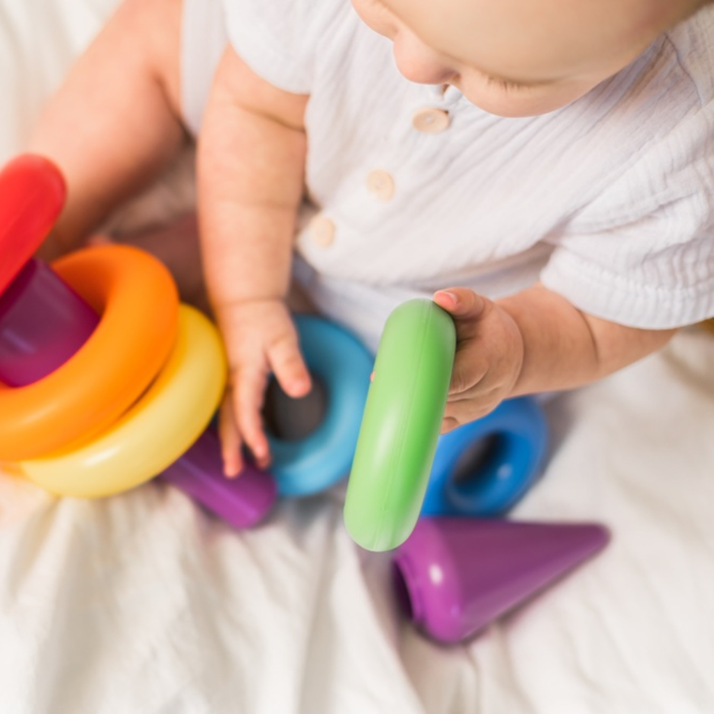 Comment faire découvrir le monde à votre bébé... sans le surstimuler
